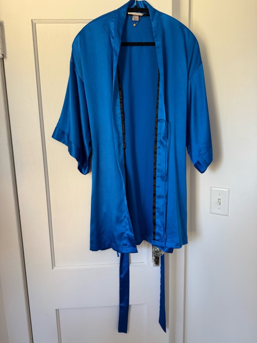Victorias Secret Short Robe - Picture 7 of 9